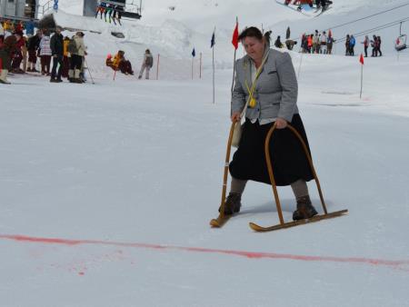 23. EMAVS NA KANINU 40