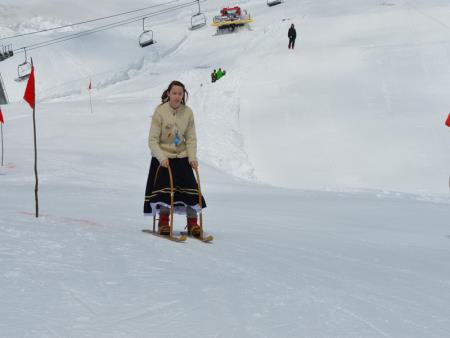 23. EMAVS NA KANINU 43