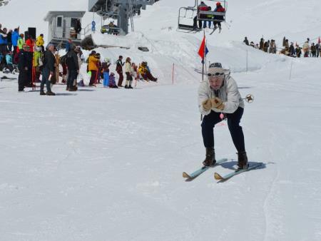 23. EMAVS NA KANINU 49