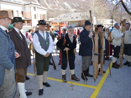 23. EMAVS NA KANINU 74