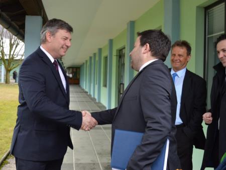 MINISTER GAŠPERŠIČ TUDI V BOVCU 1