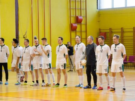 ŽIVIMO ŽIVLJENJE Z NASMEŠKOM 12