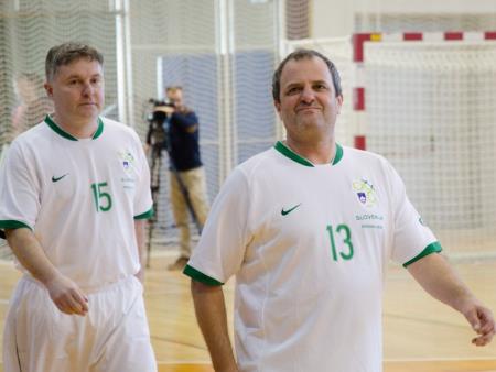 ŽIVIMO ŽIVLJENJE Z NASMEŠKOM 14