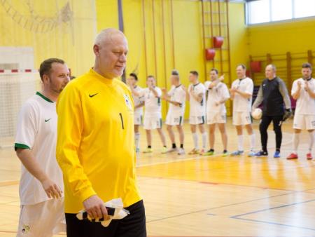 ŽIVIMO ŽIVLJENJE Z NASMEŠKOM 15