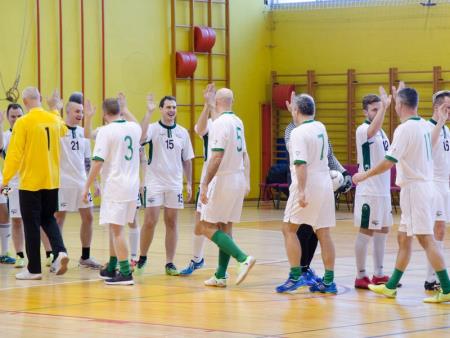 ŽIVIMO ŽIVLJENJE Z NASMEŠKOM 17