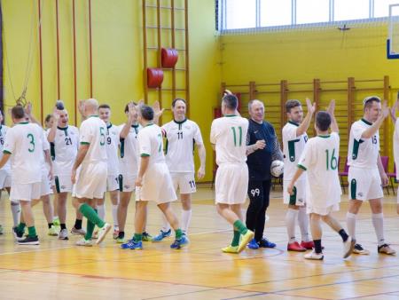 ŽIVIMO ŽIVLJENJE Z NASMEŠKOM 18