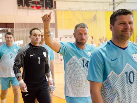 ŽIVIMO ŽIVLJENJE Z NASMEŠKOM 21