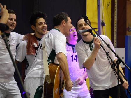 ŽIVIMO ŽIVLJENJE Z NASMEŠKOM 54