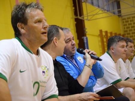 ŽIVIMO ŽIVLJENJE Z NASMEŠKOM 59