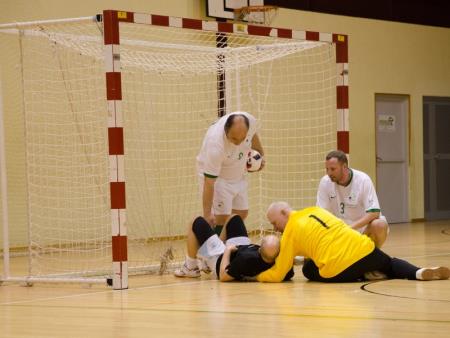 ŽIVIMO ŽIVLJENJE Z NASMEŠKOM 60