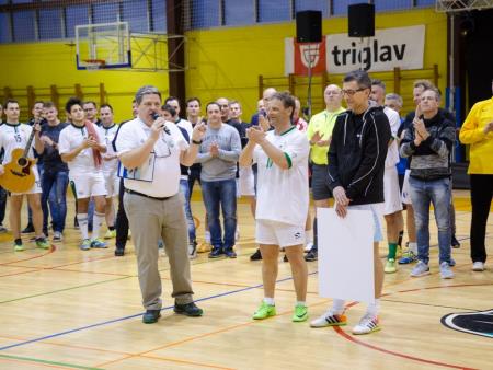 ŽIVIMO ŽIVLJENJE Z NASMEŠKOM 66