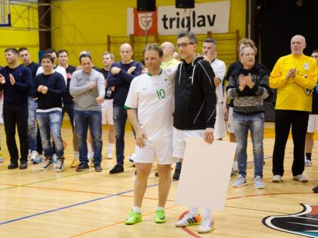 ŽIVIMO ŽIVLJENJE Z NASMEŠKOM 67