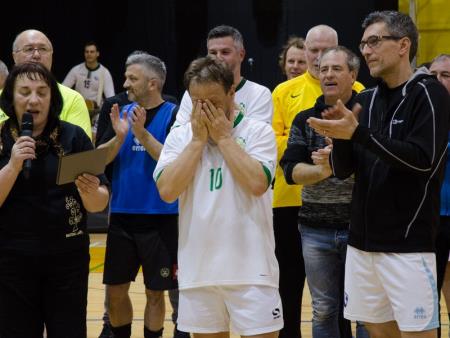 ŽIVIMO ŽIVLJENJE Z NASMEŠKOM 75