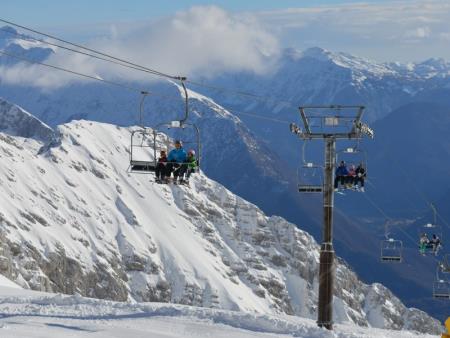 IZJEMNA SNEŽNA VESELICA NA SMUČIŠČU KANIN 2