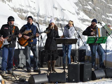 IZJEMNA SNEŽNA VESELICA NA SMUČIŠČU KANIN 8