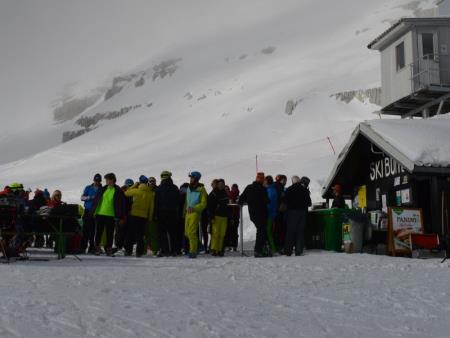 IZJEMNA SNEŽNA VESELICA NA SMUČIŠČU KANIN 30