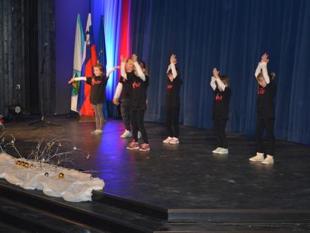 ŽUPANOV NOVOLETNI SPREJEM 11