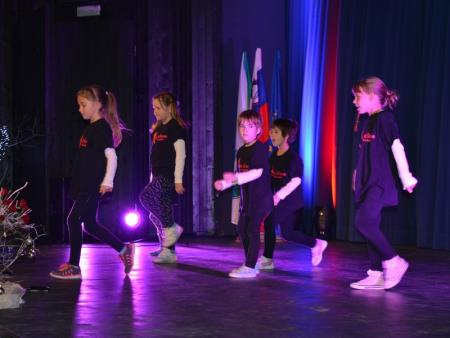 ŽUPANOV NOVOLETNI SPREJEM 12