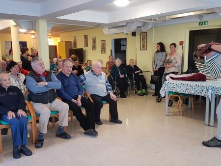 OBISK STANOVALCEV DOMOV UPOKOJENCEV 1