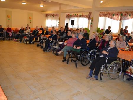 OBISK STANOVALCEV DOMOV UPOKOJENCEV 3