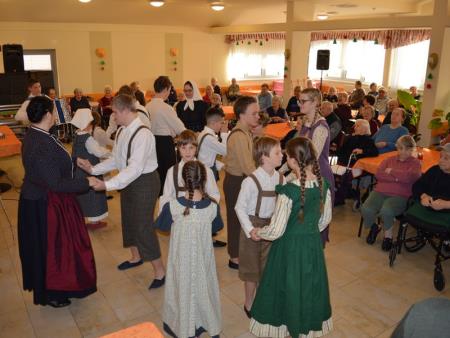 OBISK STANOVALCEV DOMOV UPOKOJENCEV 10