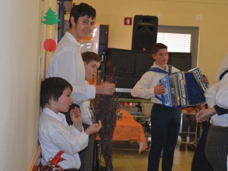 OBISK STANOVALCEV DOMOV UPOKOJENCEV 12