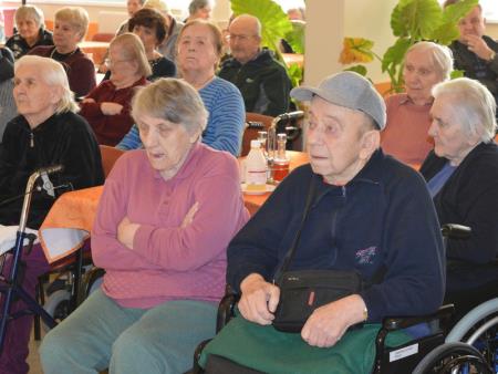 OBISK STANOVALCEV DOMOV UPOKOJENCEV 14