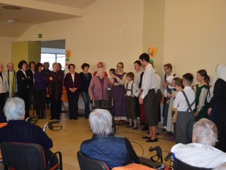 OBISK STANOVALCEV DOMOV UPOKOJENCEV 18