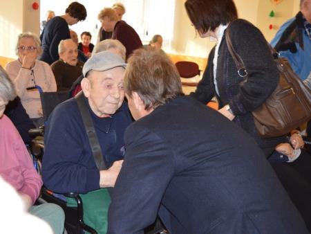 OBISK STANOVALCEV DOMOV UPOKOJENCEV 19