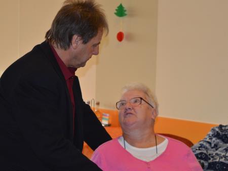 OBISK STANOVALCEV DOMOV UPOKOJENCEV 20