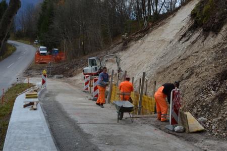 UREDITEV PRIKLJUČKA CESTE RAVNI LAZ 6