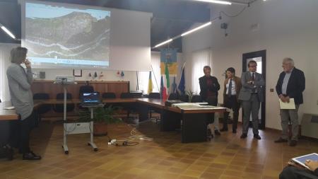 NOVINARSKA KONFERENCA V REZIJI 4