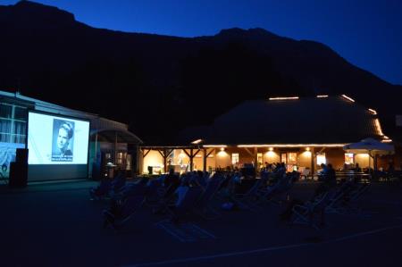 PRVI FILM LETNEGA KINA Z ODLIČNO UDELEŽBO 6