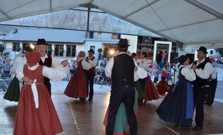 FESTIVAL FOLKLORNIH SKUPIN 3