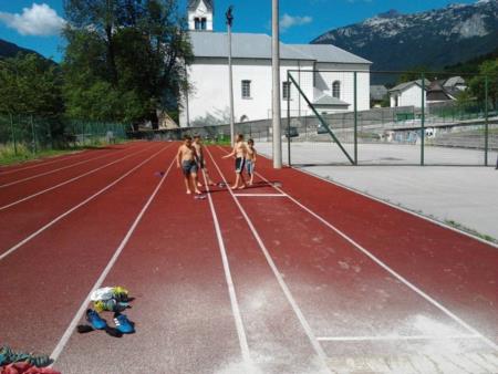 UŽIVAJ DAN IN NE BODI SAM 1