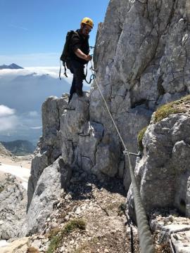 DRUŽINSKA »FERATA« NA 2391 METRIH NAD MORJEM 2