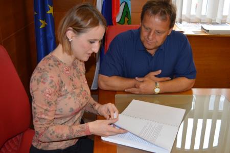 ŽUPAN SPREJEL PREŠERNOVO NAGRAJENKO 4