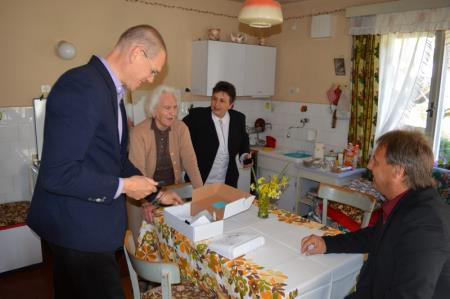 PREDAJA APARATA ZA KLIC NA POMOČ V SILI 1