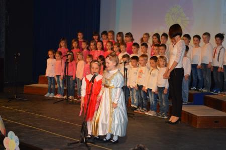 8.FESTIVAL OTROŠKIH PESMI IN PLESOV 10