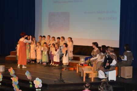 8.FESTIVAL OTROŠKIH PESMI IN PLESOV 17