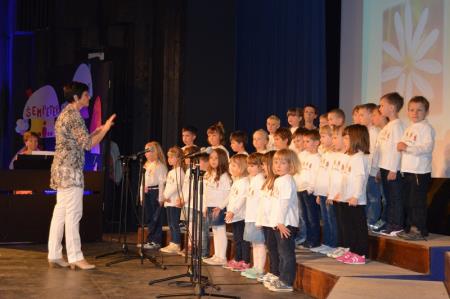 8.FESTIVAL OTROŠKIH PESMI IN PLESOV 24