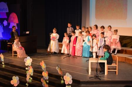 8.FESTIVAL OTROŠKIH PESMI IN PLESOV 35