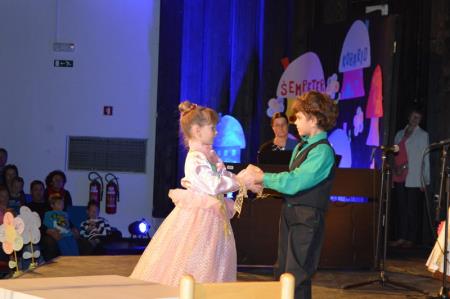 8.FESTIVAL OTROŠKIH PESMI IN PLESOV 38