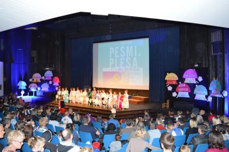 8.FESTIVAL OTROŠKIH PESMI IN PLESOV 46