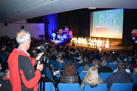 8.FESTIVAL OTROŠKIH PESMI IN PLESOV 48