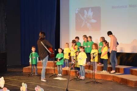 8.FESTIVAL OTROŠKIH PESMI IN PLESOV 53