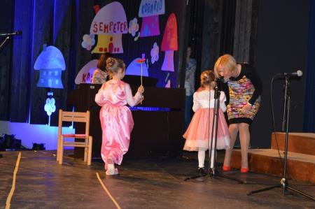 8.FESTIVAL OTROŠKIH PESMI IN PLESOV 58