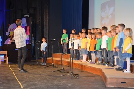 8.FESTIVAL OTROŠKIH PESMI IN PLESOV 65