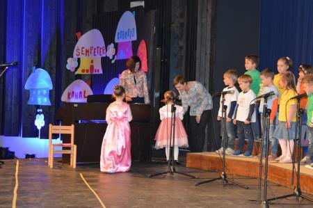 8.FESTIVAL OTROŠKIH PESMI IN PLESOV 68