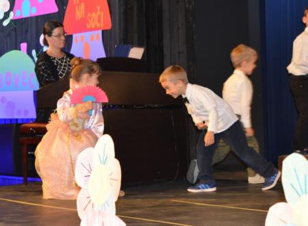 8.FESTIVAL OTROŠKIH PESMI IN PLESOV 81